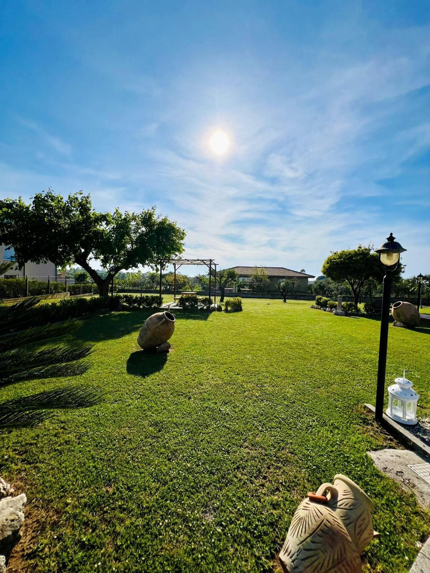 Апартаменты A Casa Di Ale Санта-Мария-ди-Кастеллабате Экстерьер фото